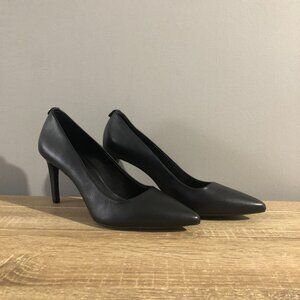 NWOB Michael Kors Dorothy Womens Size 8M Black Leather Pointed Toe Dress Pumps